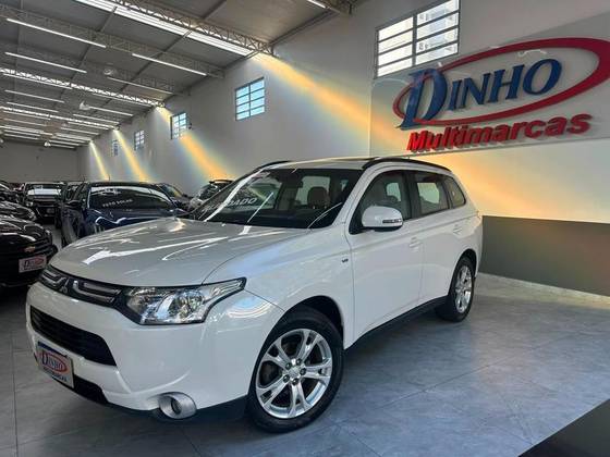 MITSUBISHI OUTLANDER 3.0 GT 4X4 V6 24V GASOLINA 4P AUTOMÁTICO MITSUBISHI OUTLANDER 3.0 GT 4X4 V6 24V GASOLINA 4P AUTOMÁTICO